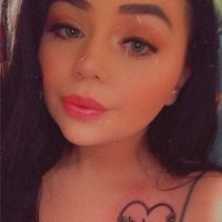 cutenslutty's Offline Chat Room