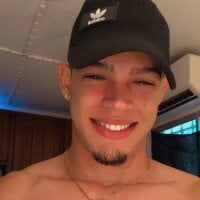 Bandit_Boy_XXX's Offline Chat Room