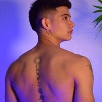 Aaron_DauresLive Webcam