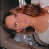 Honeydrip415's Offline Chat Room