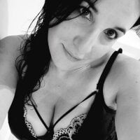 abustybabe's Offline Chat Room