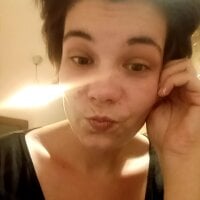 mesi1996 webcam model