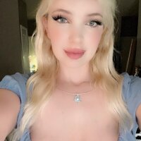 SquirtWhiteLive Webcam