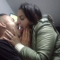 Laura_and_axel's Offline Chat Room