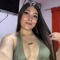 Danielle-April webcam model