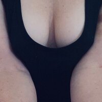 SuperXXXCouple's Offline Chat Room