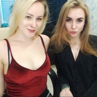Monika_Lilian's Offline Chat Room