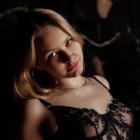 ElissaGlod webcam model