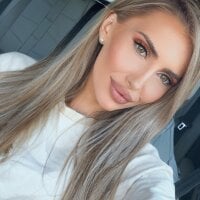 EvellineClaire model avatar