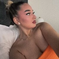 Marisaaasss webcam model