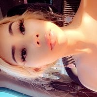 youngblondee's Profile Pic