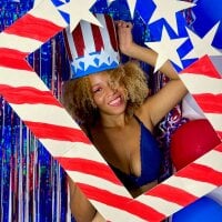 Ebony_Curly's Offline Chat Room