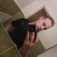 blondeboy12o Adlı Modelin Çevrimdışı Sohbet Odası