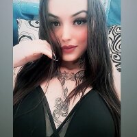 online-models' Offline Chat Room