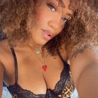 riri_brunnete webcam