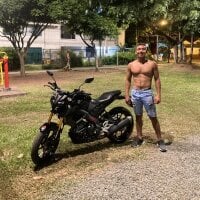 Bamihian_Camaron's Offline Chat Room