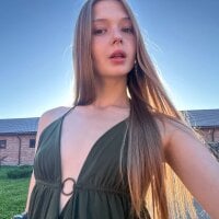holylisssa webcam model