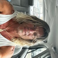 nakedsurfer's Offline Chat Room