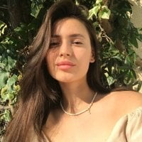 SelenaHoldLive Webcam