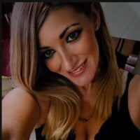 HotBunniXx's Offline Chat Room