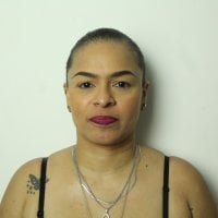 Martina_saenz_'s Offline Chat Room