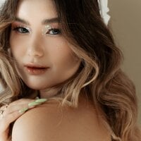 AnneTLi webcam model