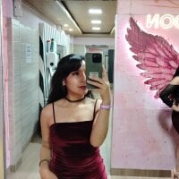 Regina_Shine webcam model