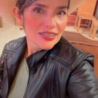 Mommyhot08 Adlı Modelin Avatarı