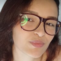 Mia_hot16's Offline Chat Room