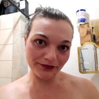 Halloweenqueen's Offline Chat Room