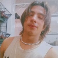 Josh_Reeves Adlı Modelin Çevrimdışı Sohbet Odası