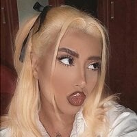 Giselle-Reine webcam model