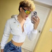 Angel_superhuge webcam model