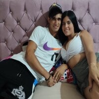 bradandbitch's Offline Chat Room