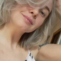 Maya_Horn