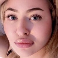 AdrianaVictoria 離線聊天室