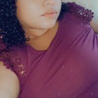 غرفة دردشة brattyroxy دون اتصال