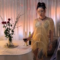 Karlaliones69 webcam model