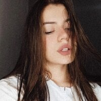 Maya_Jhons Adlı Modelin Çevrimdışı Sohbet Odası