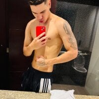 maximo_vitale19 webcam model