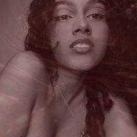 Lucyrous_ webcam model