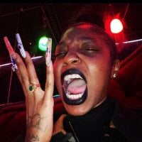 TsunamiSavage's Offline Chat Room