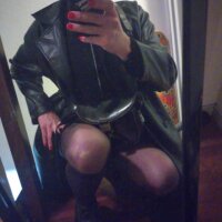 DarlyFemBoy's Offline Chat Room