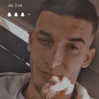 HugeDickFuck webcam