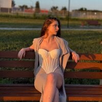 SophieB1aze webcam model