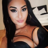 XonyaXXX's Offline Chat Room