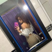 Luna-Vixen1 Adlı Modelin Avatarı