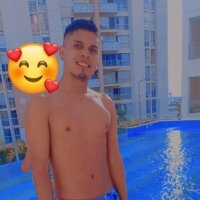 Hotanddirtyboys Adlı Modelin Çevrimdışı Sohbet Odası