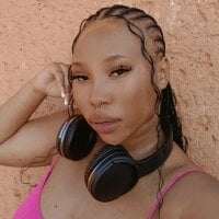 DrippinCaramelCutie webcam