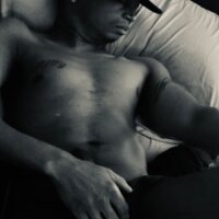 RoleplayReigns Adlı Modelin Çevrimdışı Sohbet Odası